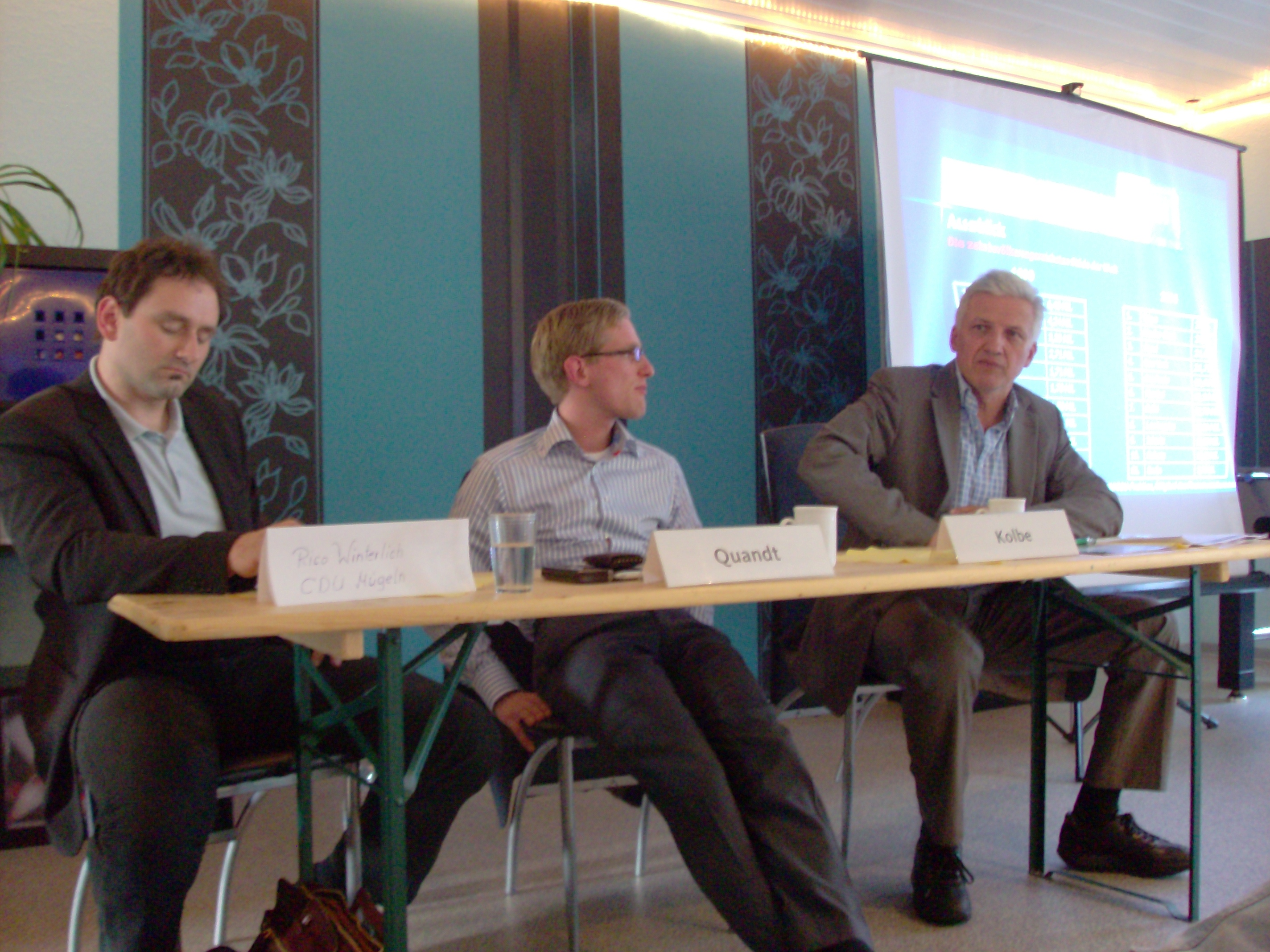 Das Podium der Diskussion v.r.n.l.: Rico Winterlich, Stefan Quandt und Manfred Kolbe, MdB.