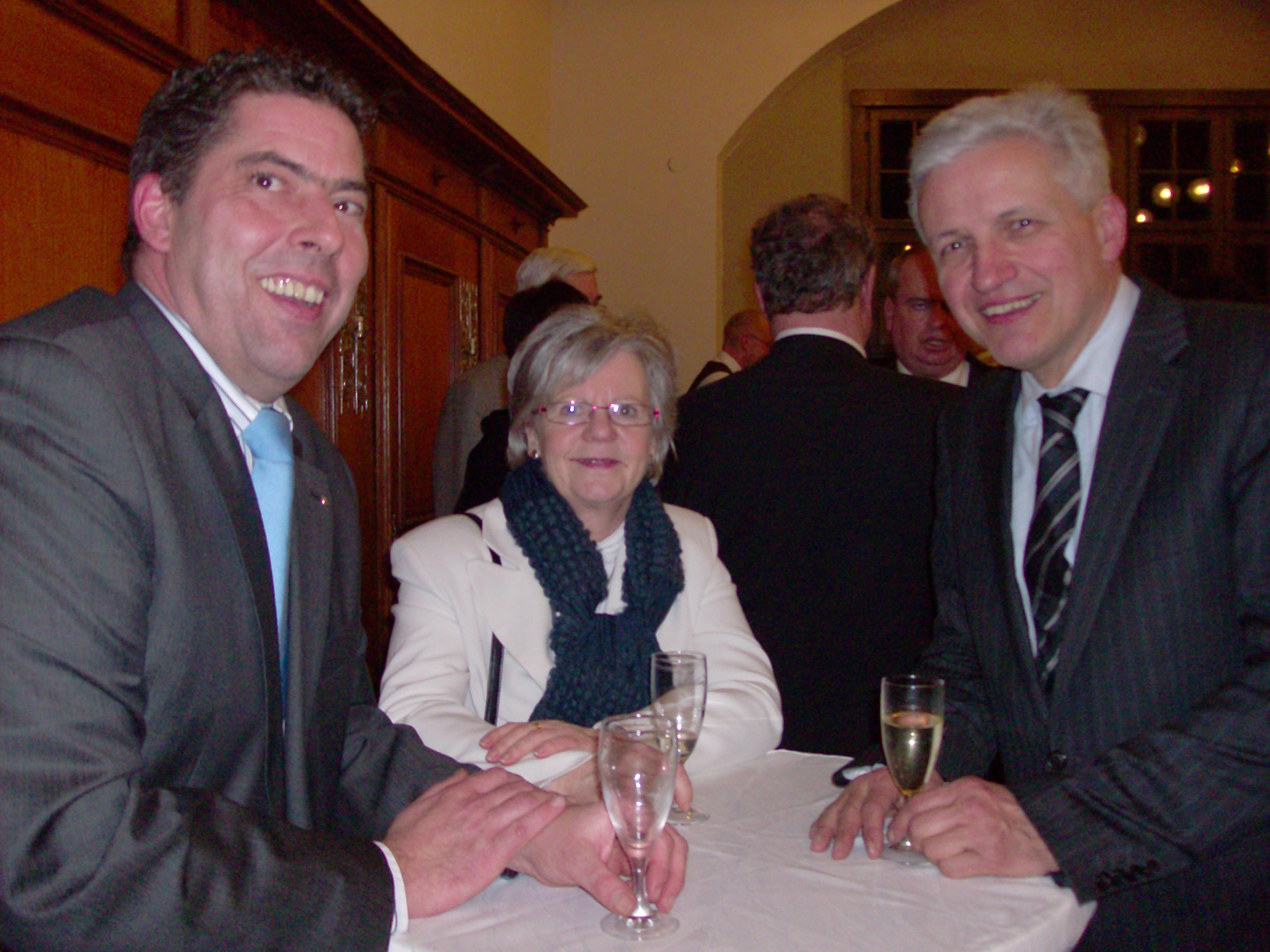 Manfred Kolbe im Gesprch mit Barbara Wessner und Konrad Theobald.