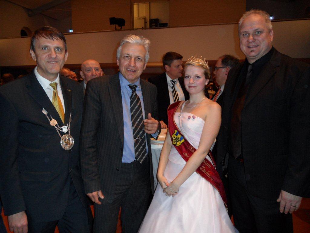 OBM Dr. Manfred Wilde, MdB Manfred Kolbe, Rosenknigin Katja Bauer und Thilo Wolff