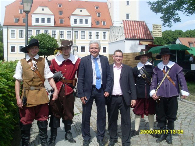 Manfred Kolbe MdB mit Mathias Plath und den Delitzscher Schlowachen