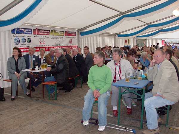 Zahlreiche Gäste darunter auch Manfred Kolbe MdB nahmen an der Festsitzung teil.