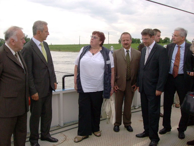 Bhmer, Tillich, Welz, Koch, Kupfer und Kolbe (v.l.n.r) auf der Elbberfahrt von Dommitzsch nach Prettin